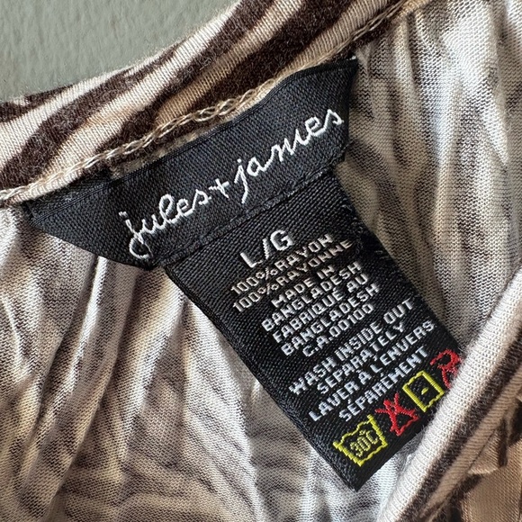 Jules + James size Large zebra black and crème patterned tank top, loose flowy - Picture 2 of 4